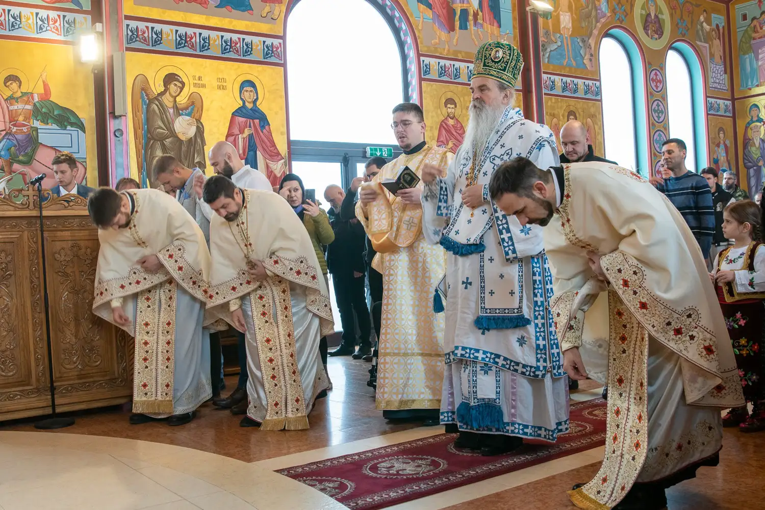 ВЛАДИКА ТЕОДОСИЈЕ У САЛЦБУРГУ