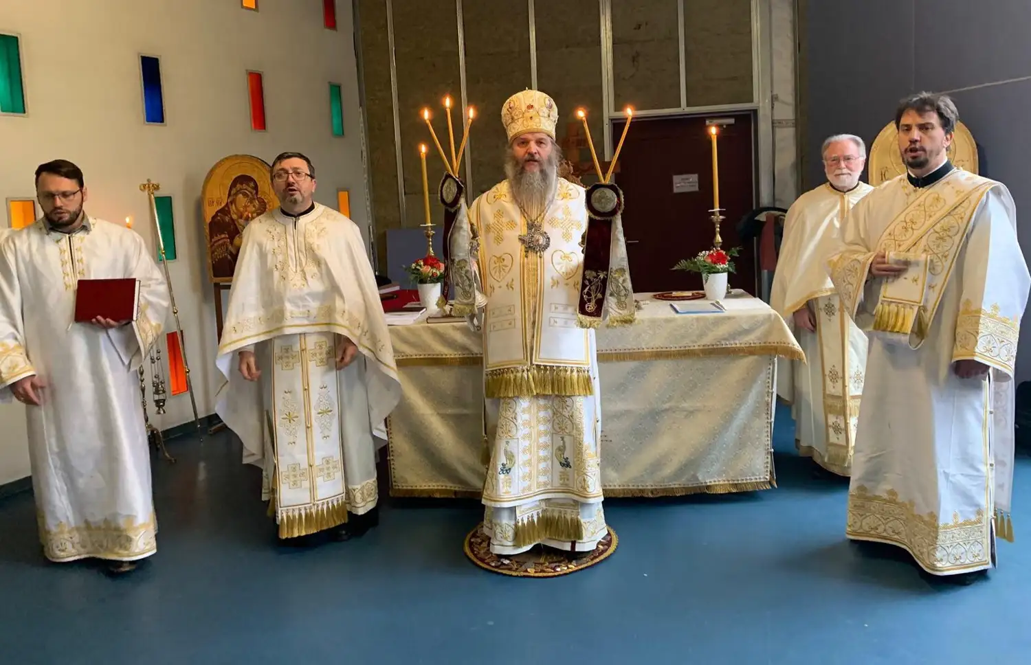 Канонска посета Епископа Андреја парохији Света Три Јерарха у Лозани и Сјеру