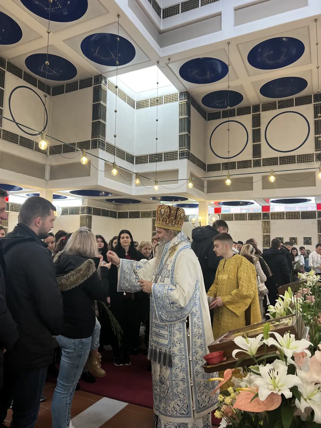 Епископ Андреј на Цвети служио у новом бечком храму