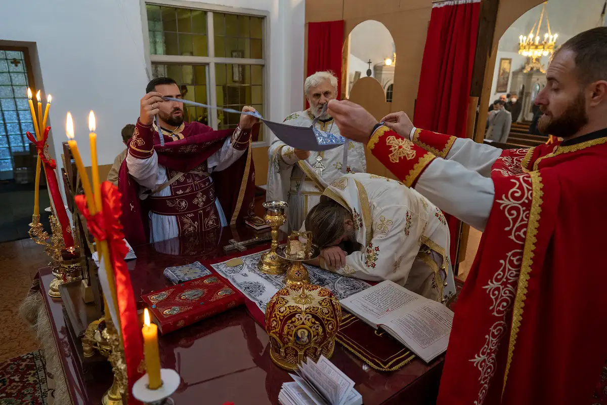 Света архијерејска Литургија у Браунау на Ину