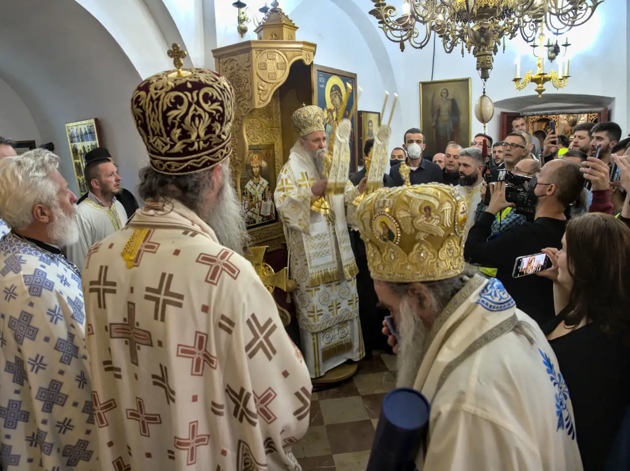 Митрополит Јоаникије свечано устоличен у трон Светог Петра Цетињског: Јеванђеље Христово ће бити темељ свега што ћу радити и градити