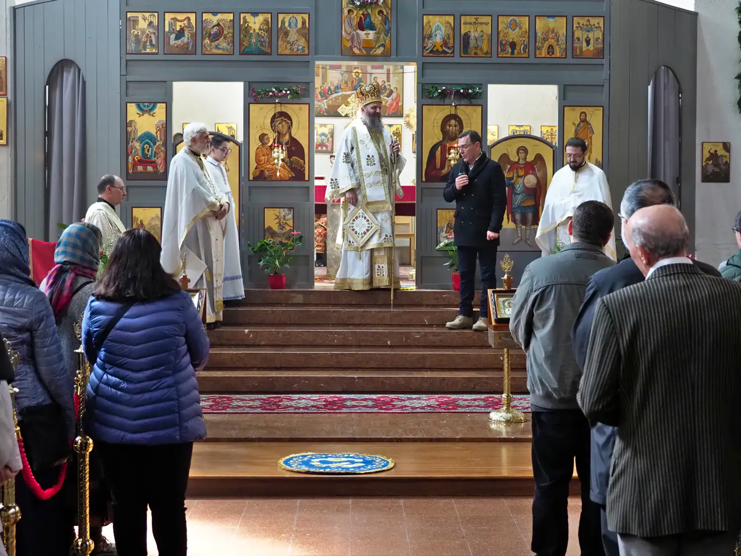 Архијерејеска Литургија у храму Рођења Пресвете Богородице у Бечу
