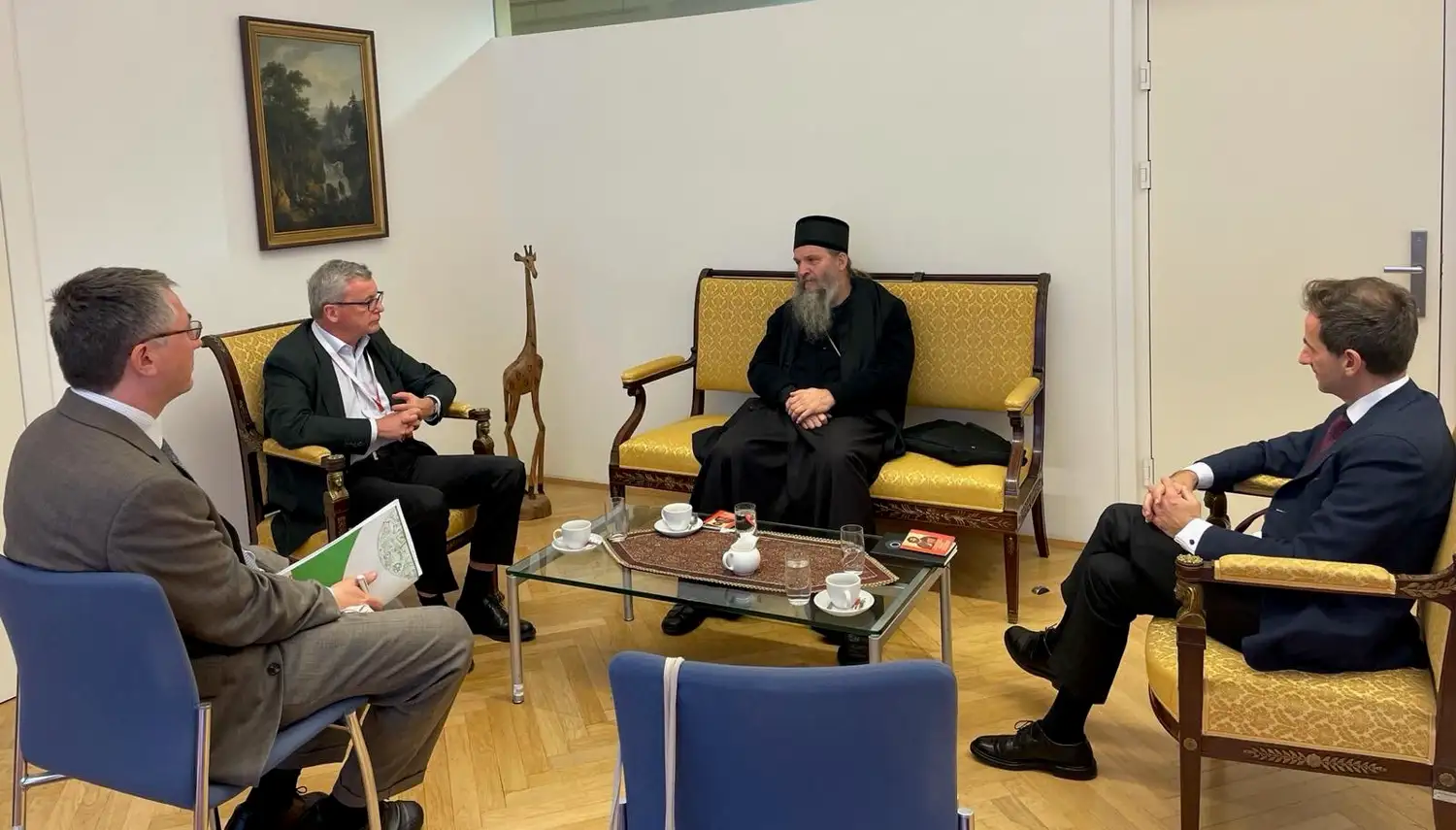 Епископ Андреј посетио Министарство за европска питања у Бечу