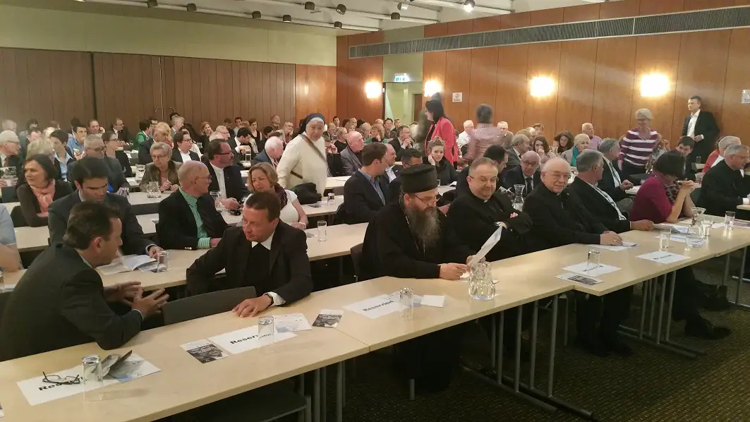 Епископ Андреј на симпосијуму у Бечу