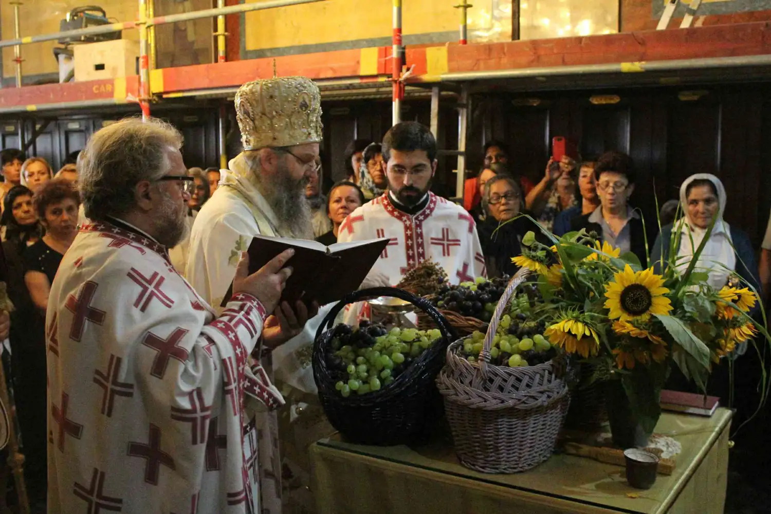 Света Архијерејска Литургија на Преображење у Бечу
