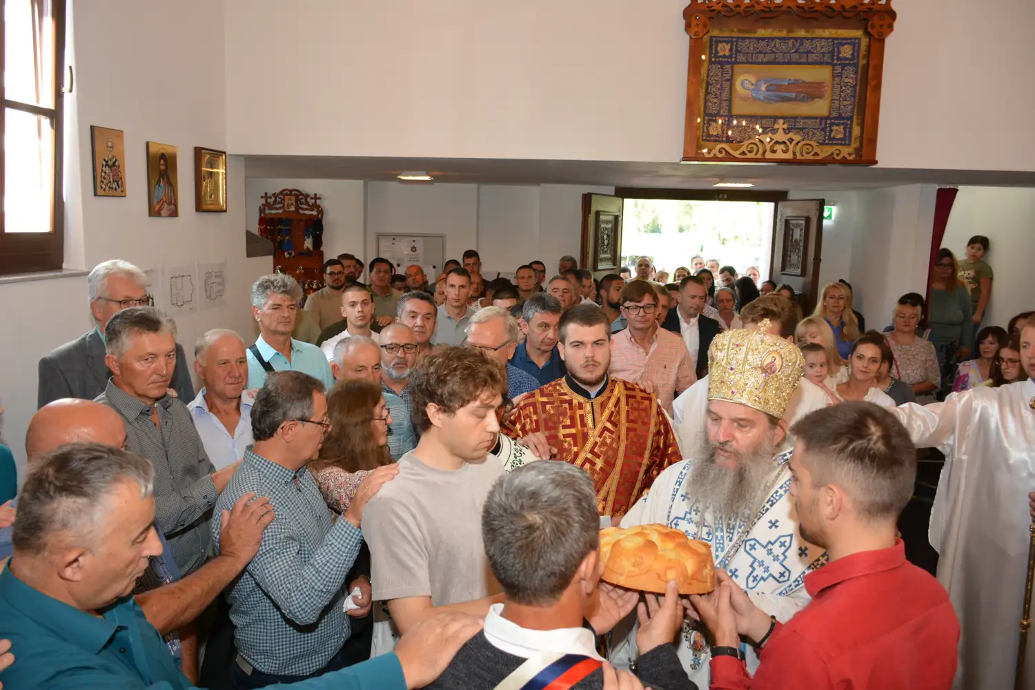 Епископ Андреј на храмовној слави у Салфелдену