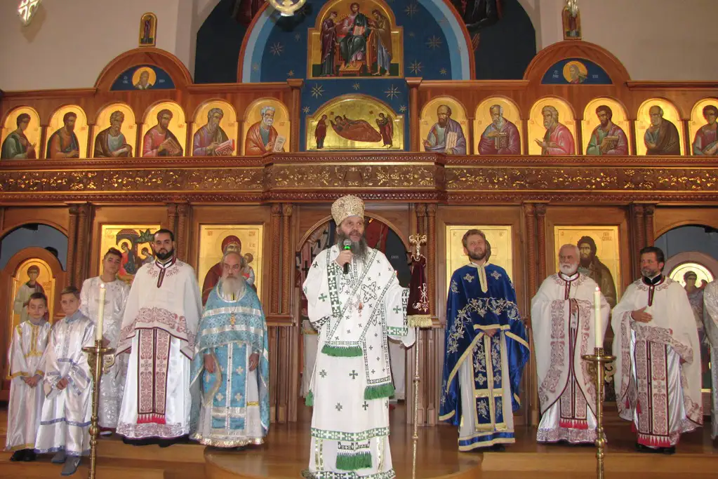 Архијерејска Литургија у цркви свете Тројице у Цириху