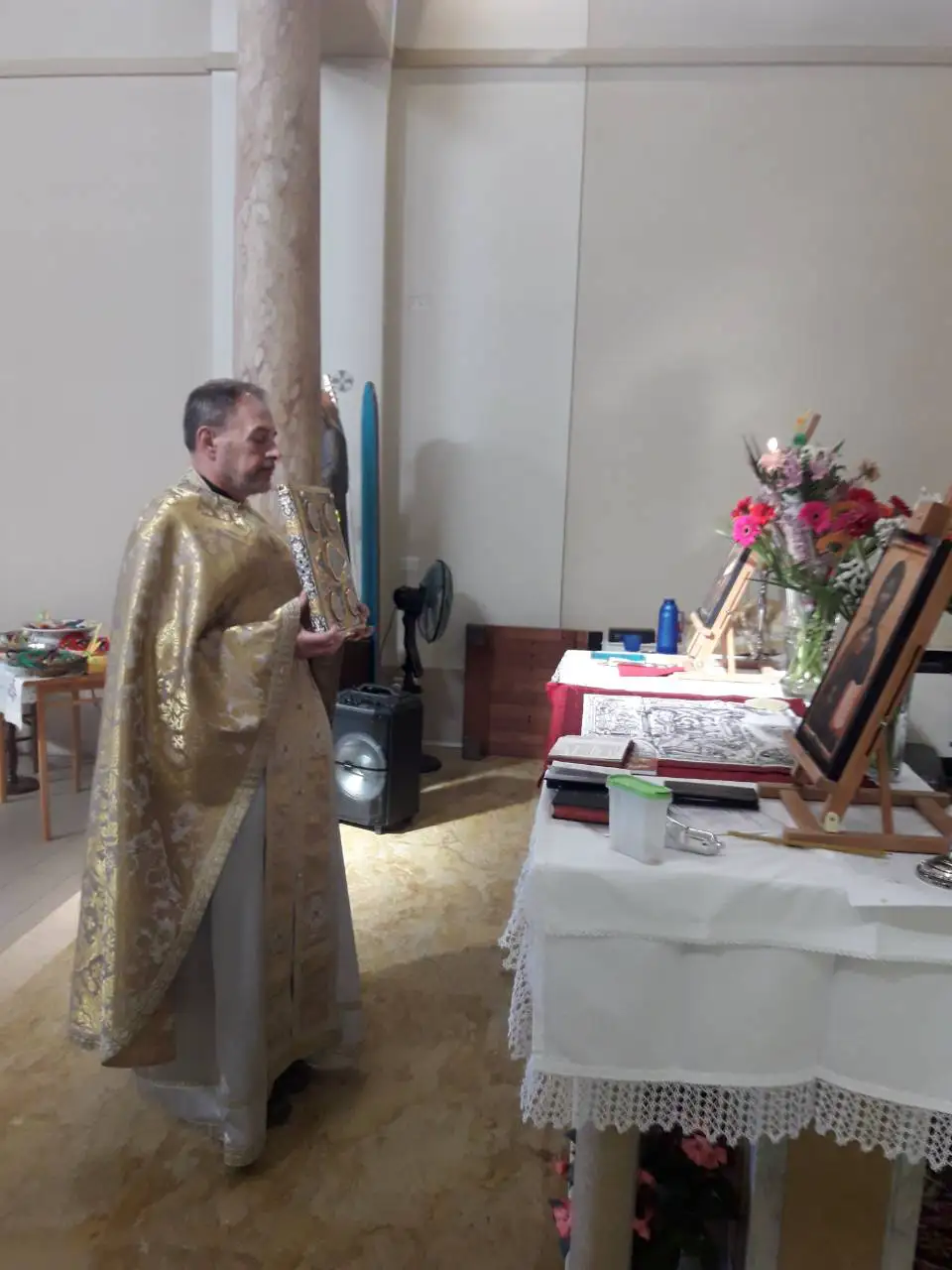 Васкршња Литургија у Удинама