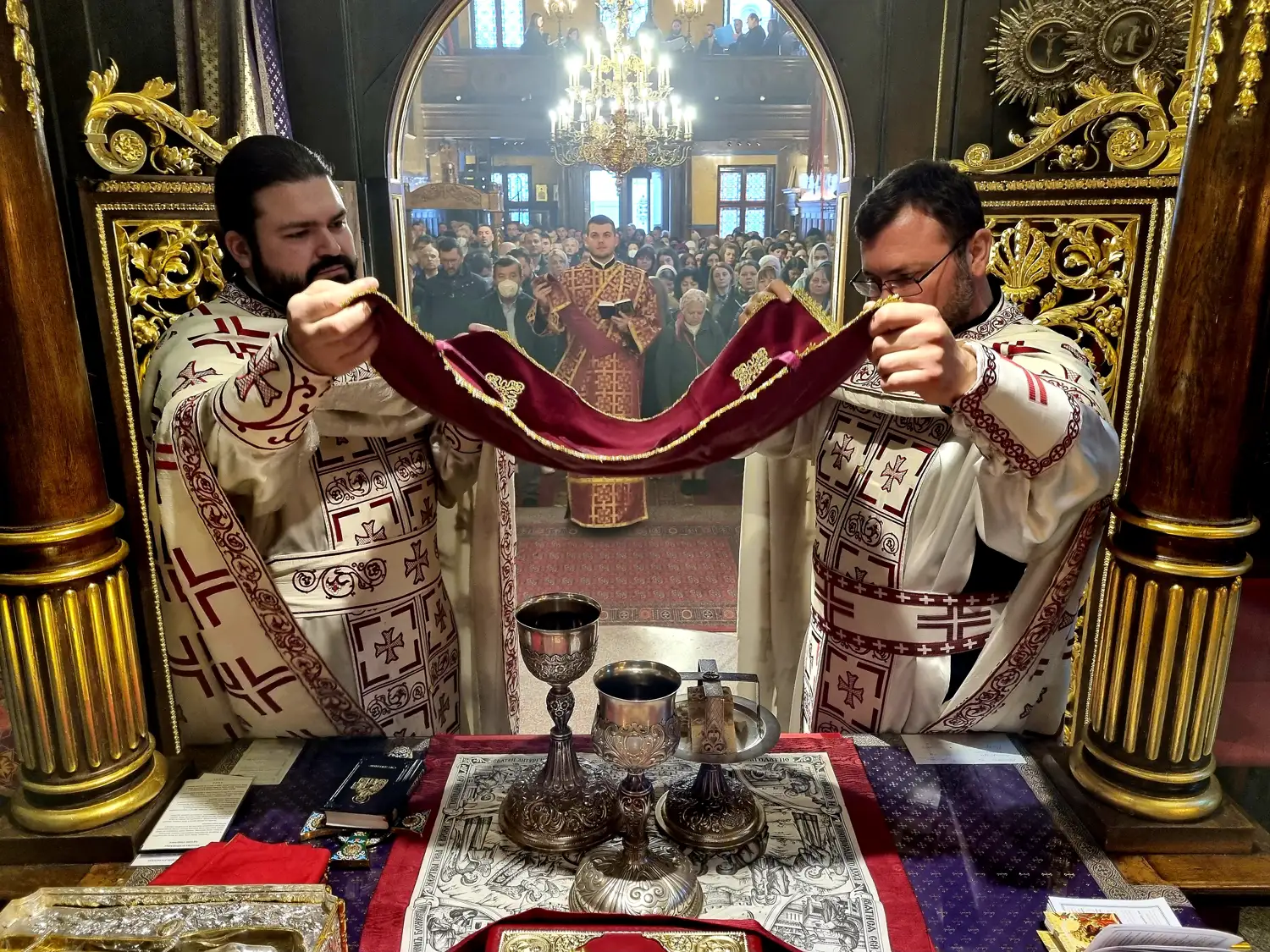 Цвети у Саборном храму у Бечу