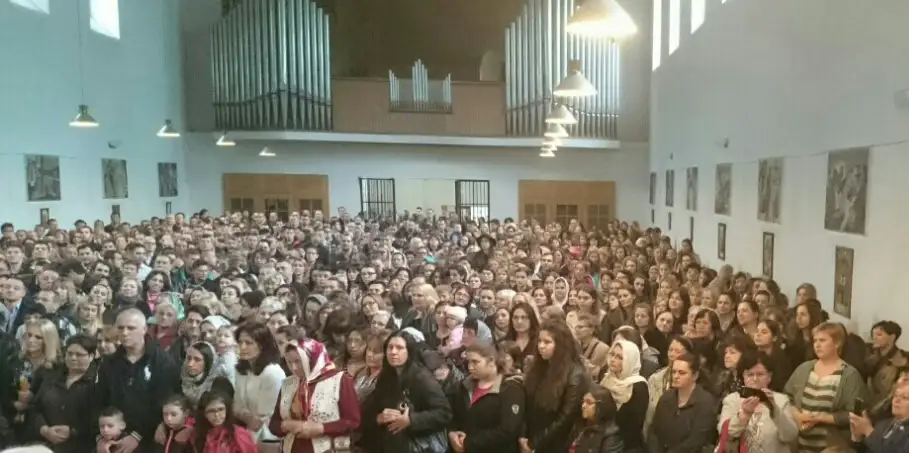 Епископ Андреј началствовао Светим Евхаристијским сабрањем на Васкрс