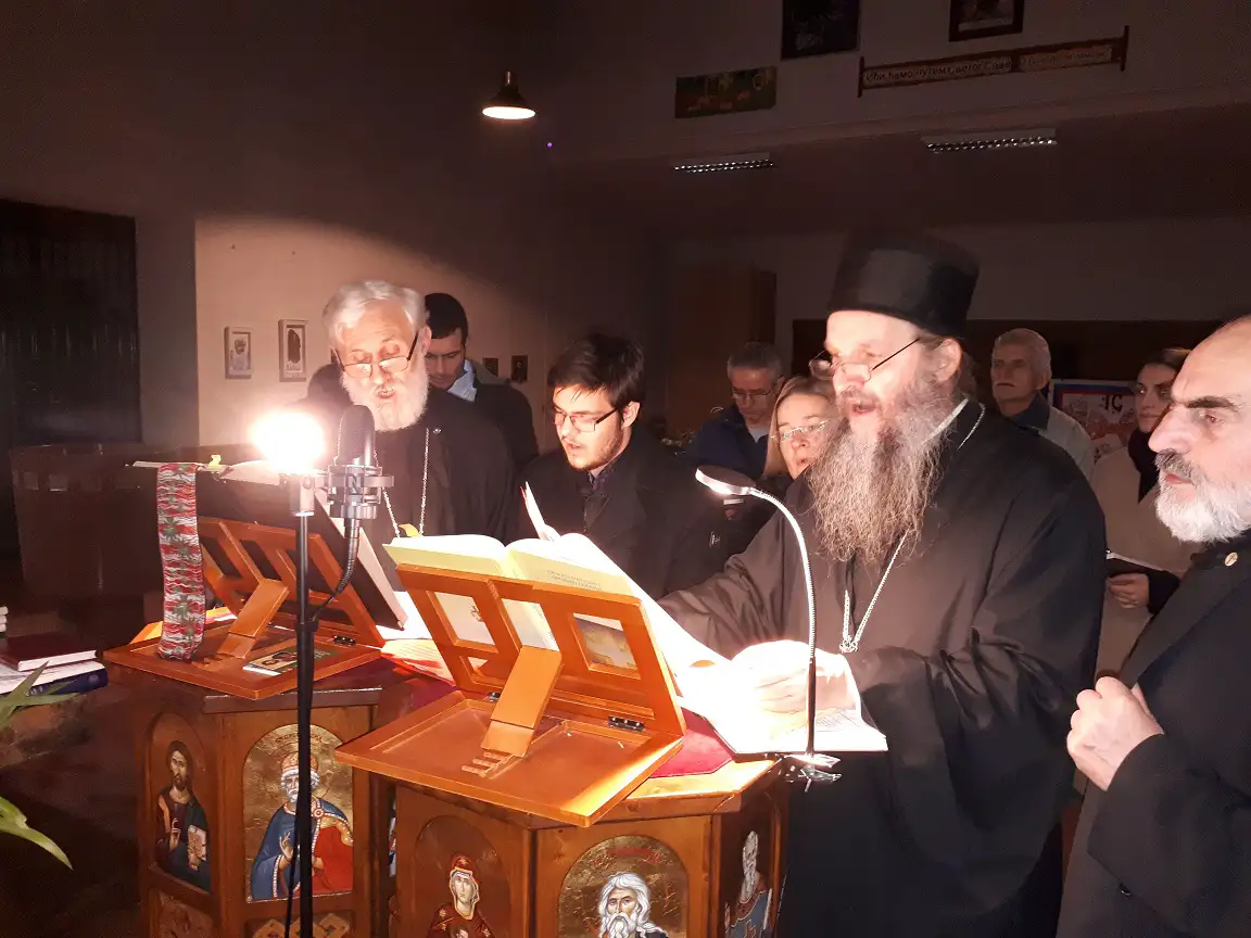 Епископ Андреј у храму Рођења Пресвете Богородице у Бечу