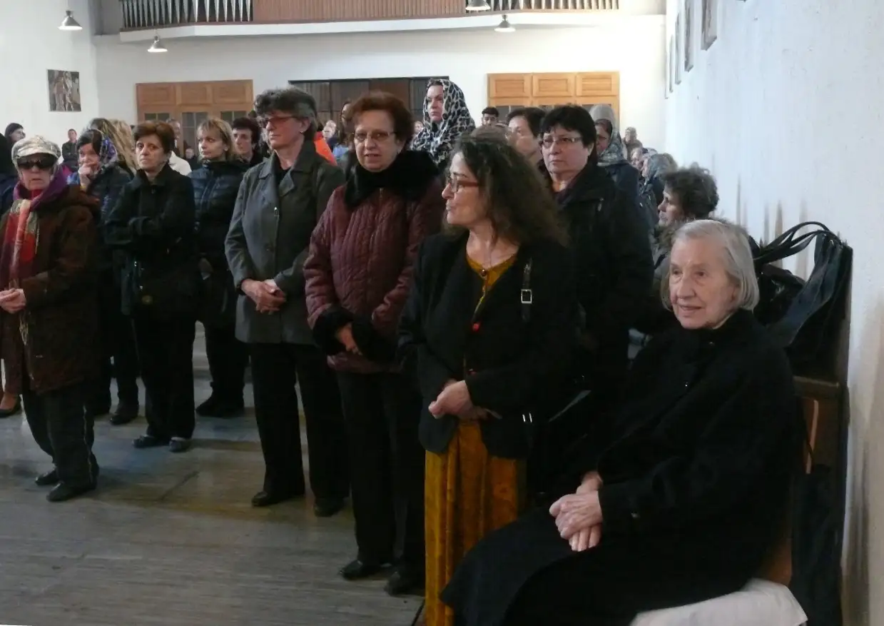 Вечерње на Велики петак у храму Рођења Пресвете Богородице