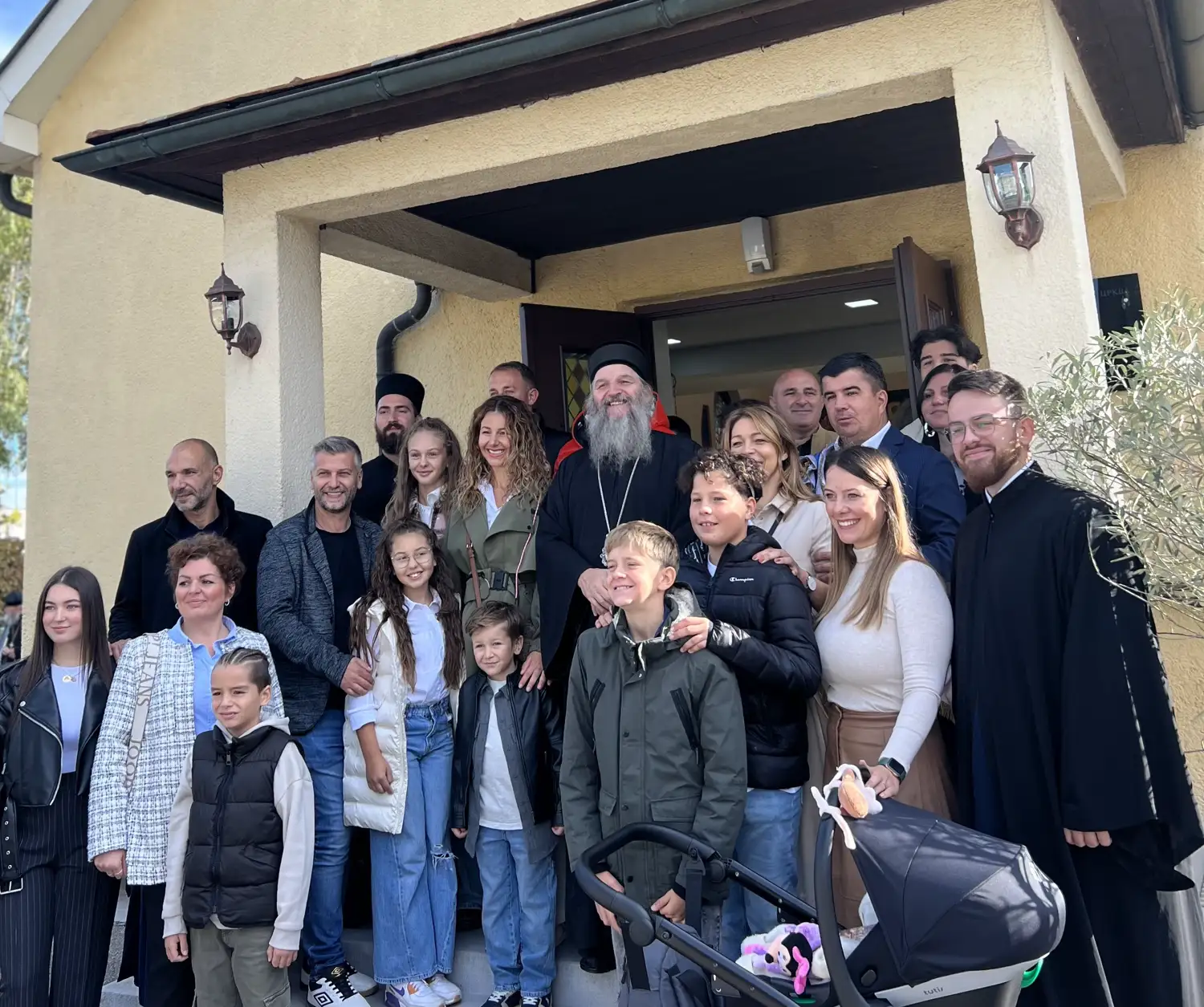Епископ Андреј на храмовној слави у Санкт Пелтену
