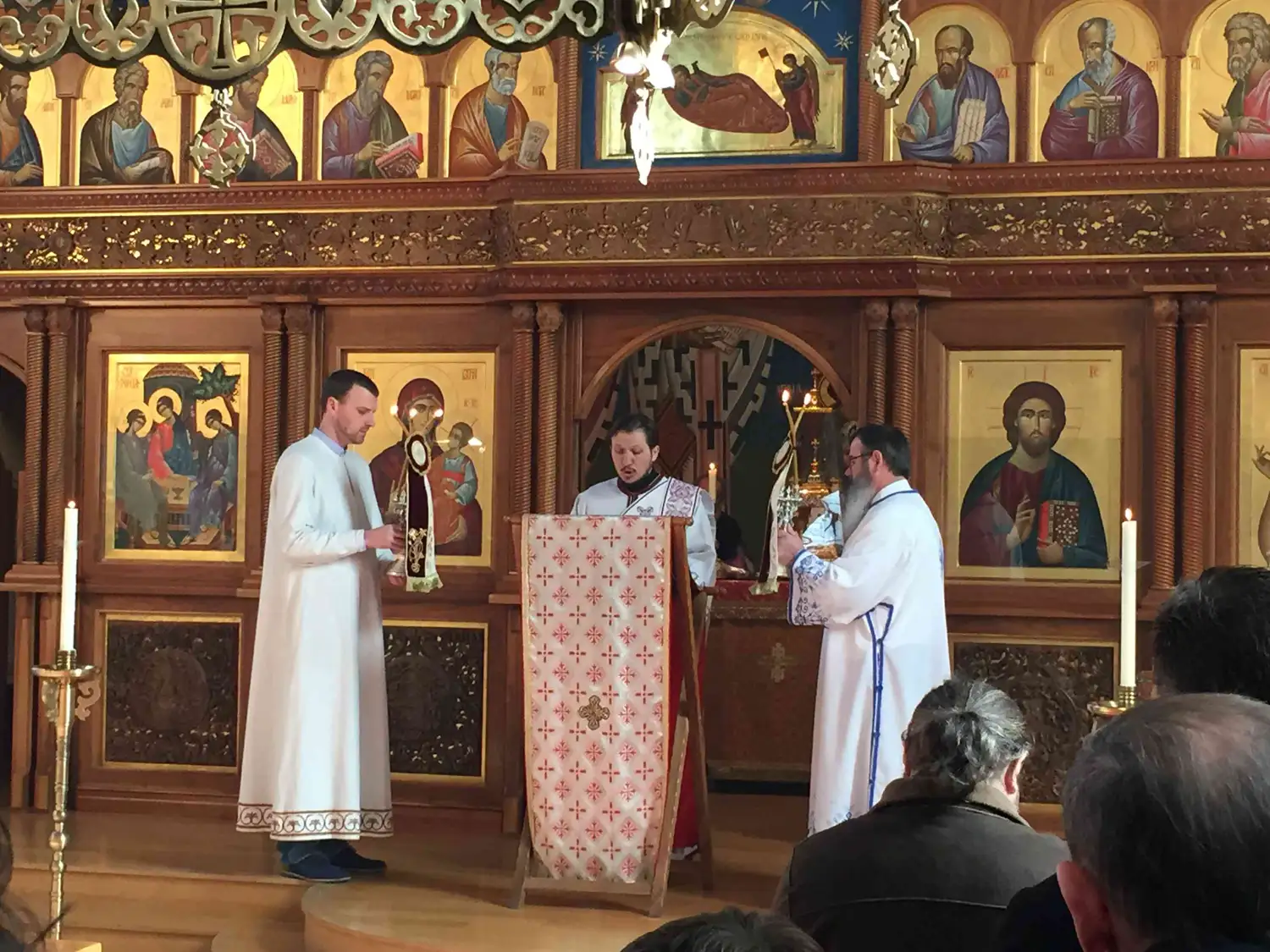 Архијерејска литургија на Пачисту Недељу у храму Свете Тројице у Цириху