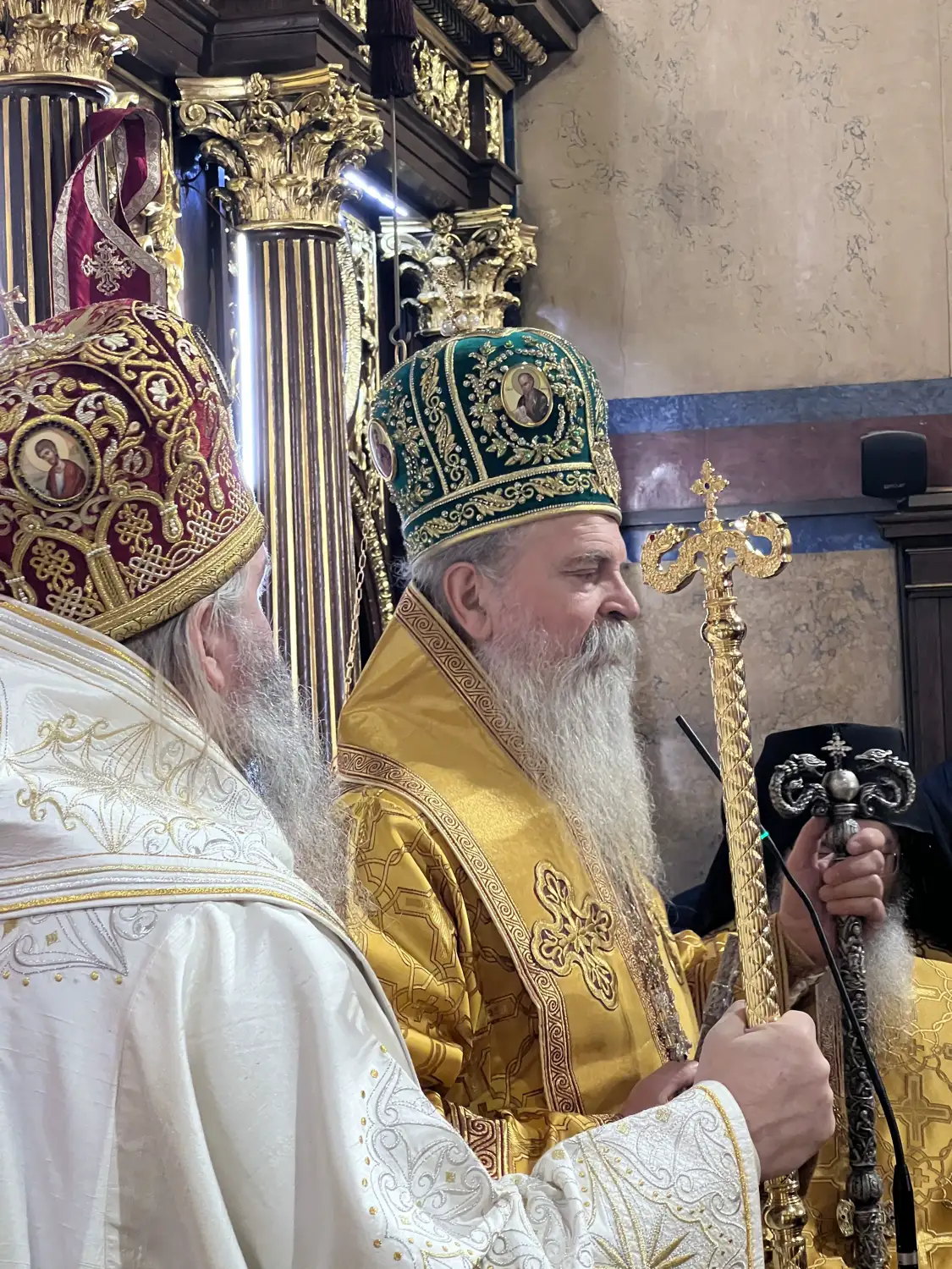 Епископи Теодосије и Андреј служили Свету архијерејску литургију на храмовној слави у Саборном храму Светог Саве у Бечу