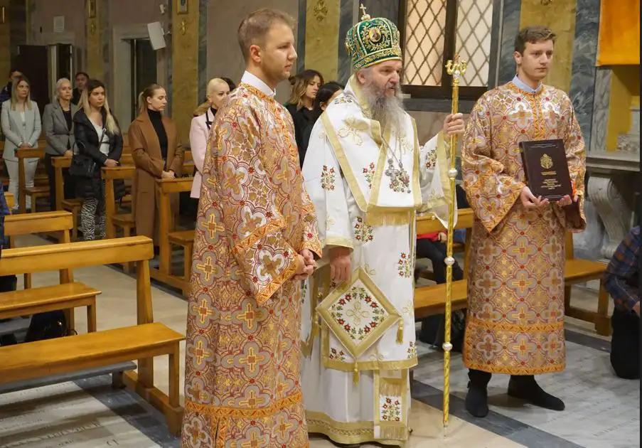 Епископ Андреј у посети мисионарској парохији Светог Саве у Риму
