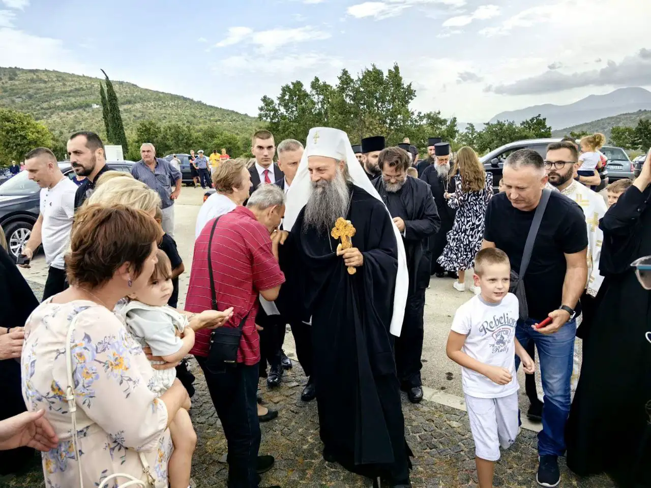 КАД КАМЕН ПРОЦВЕТА – ИЗАСЛАНИЦИ ЕПИСКОПА АНДРЕЈА У МОСТАРУ