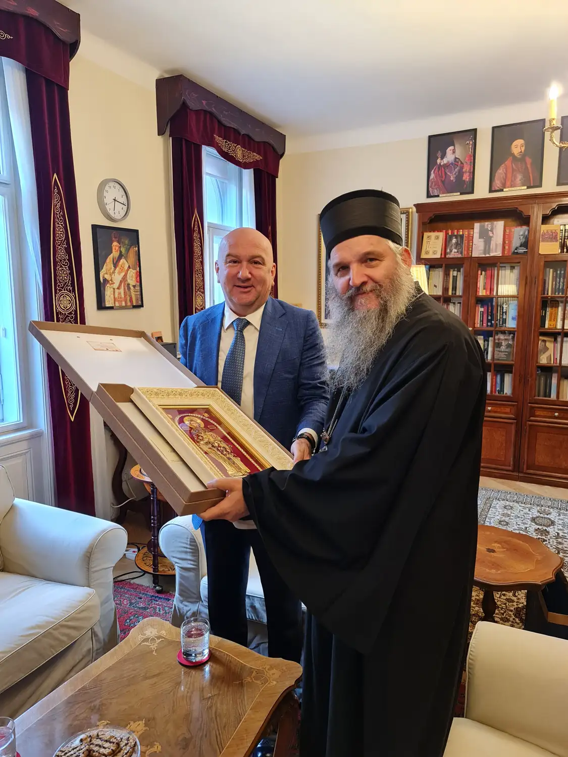Епископ Андреј примио министра Ненада Поповића