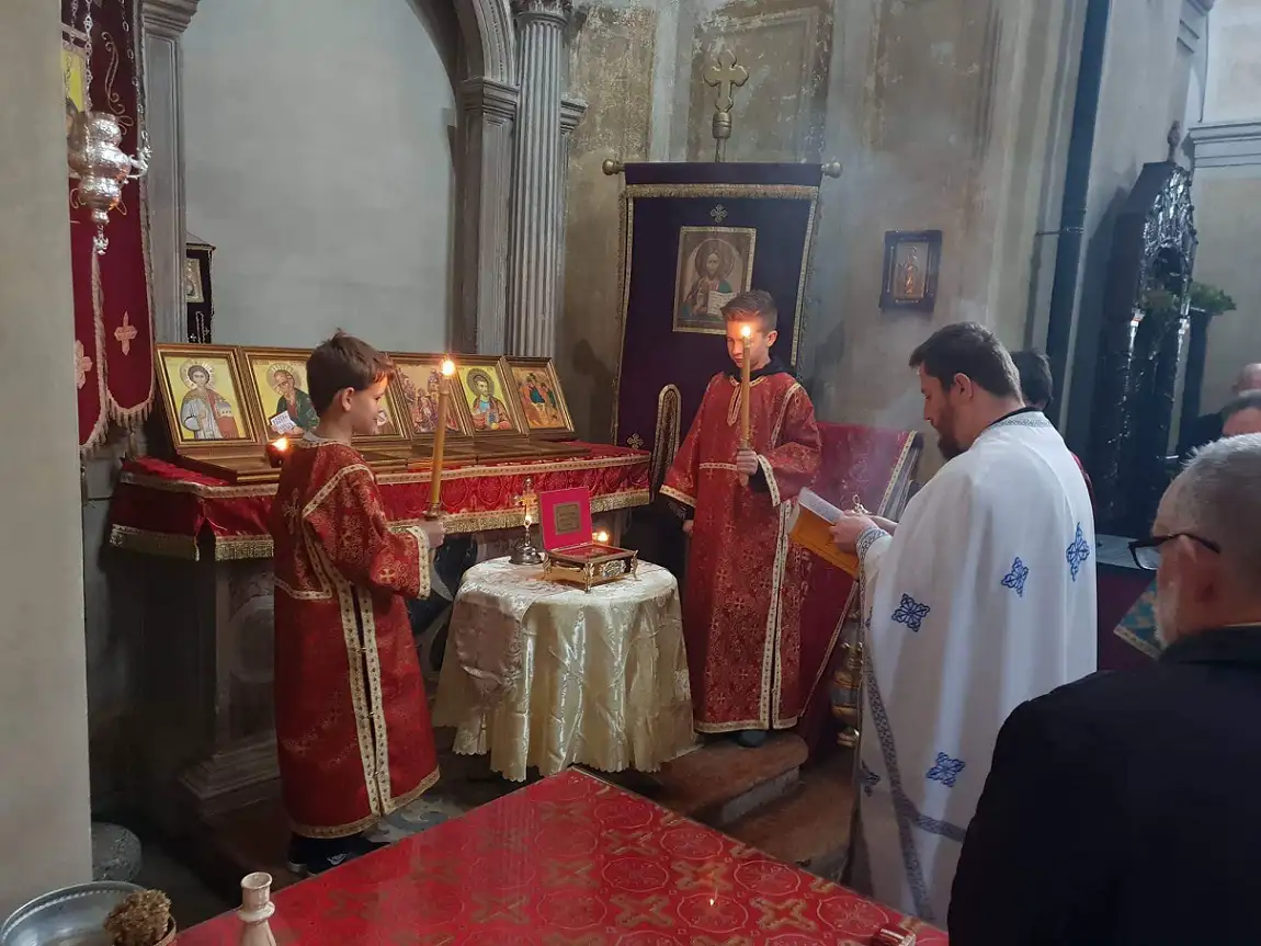 Свете мошти дочекане у Вићенци