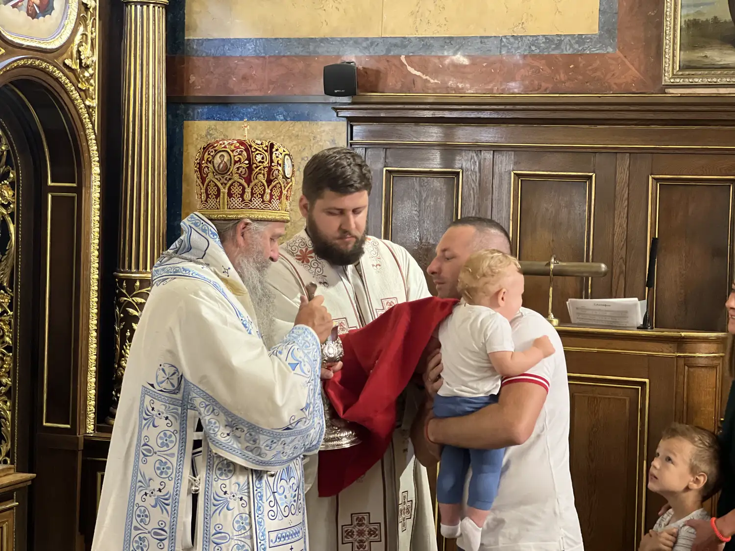 Епископ Андреј на празник Преображења служио у Саборном храму Св. Саве у Бечу
