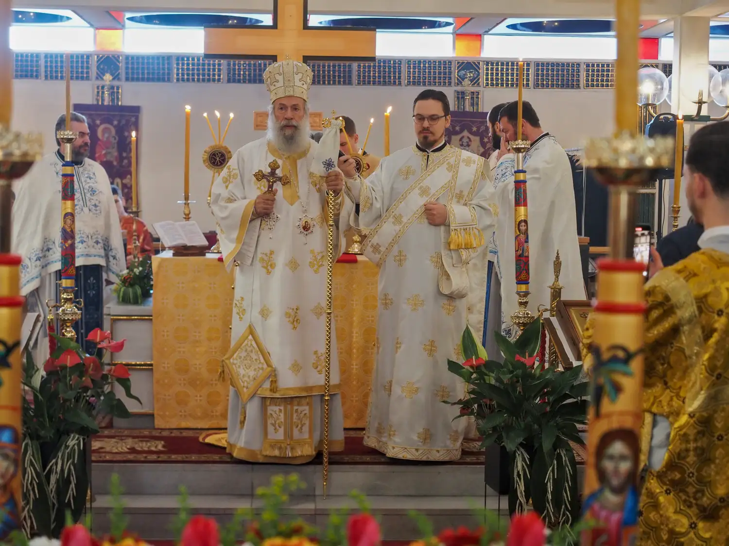 Епископ Алексеј, викар Његове Светости Патријарха Порфирија, служио у храму Акатиста Пресвете Богородице у Бечу